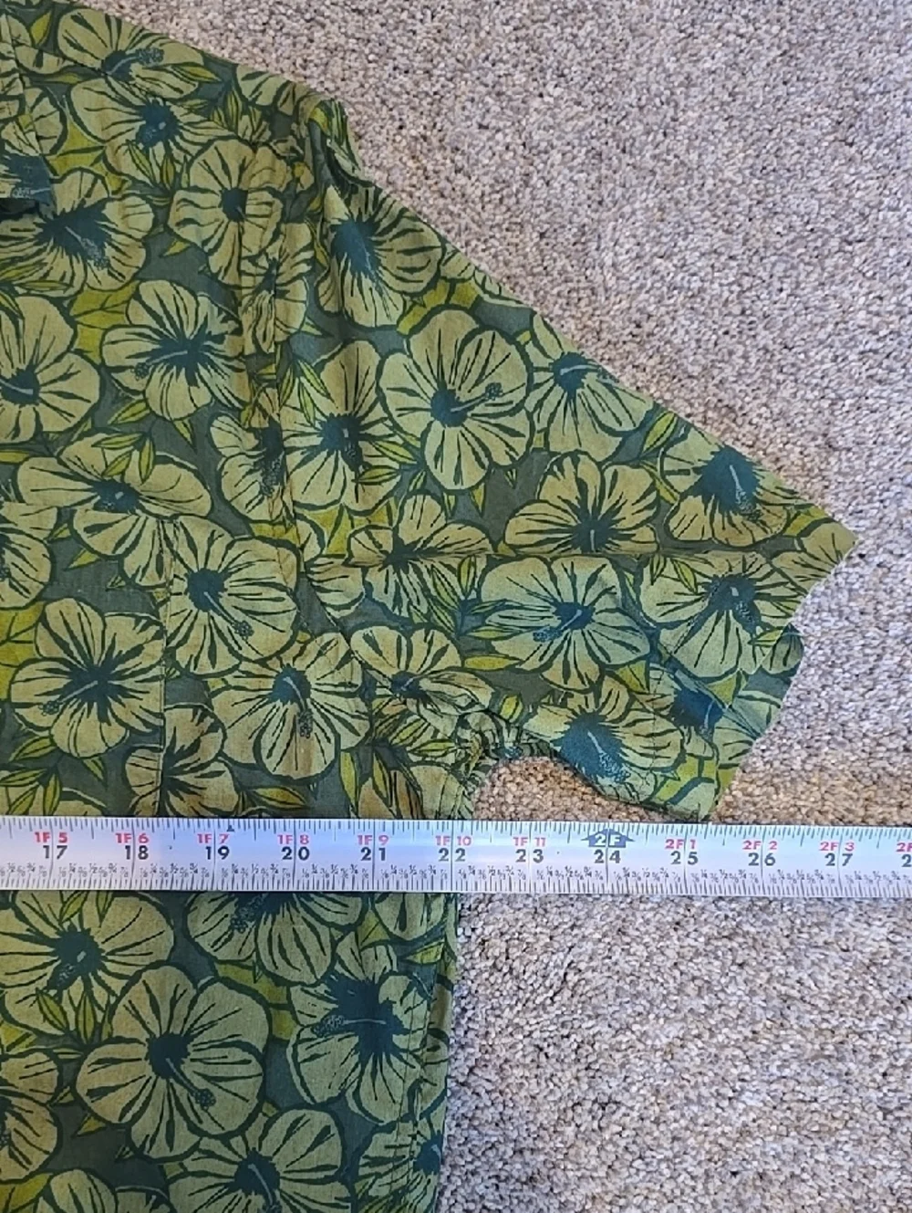 Amazon Essentials Green Floral Short-Sleeve Button-Down Shirt - Picture 3 of 8